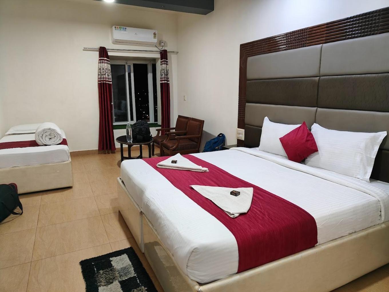 Hotel New Rajdarshan Madikeri Exterior photo