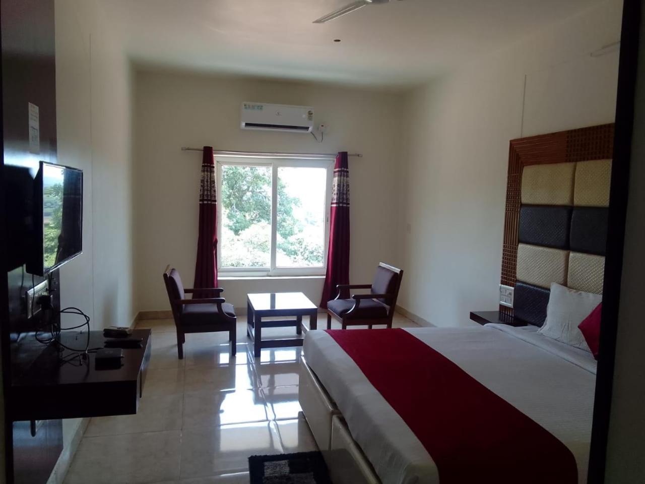 Hotel New Rajdarshan Madikeri Exterior photo