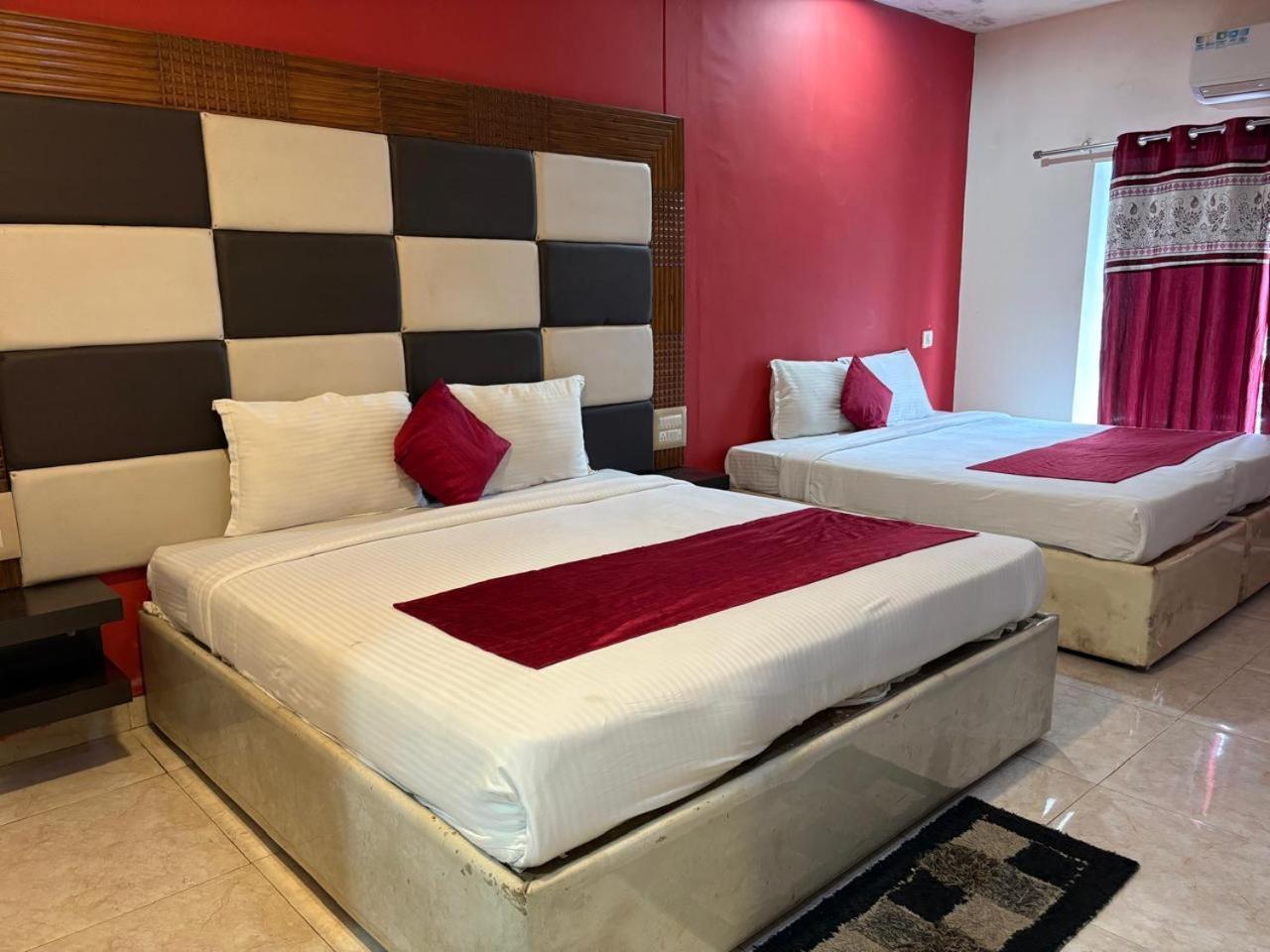 Hotel New Rajdarshan Madikeri Exterior photo